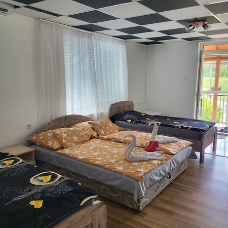 Napsugar Vendeghaz Apartment Tiszaujvaros Ngoại thất bức ảnh