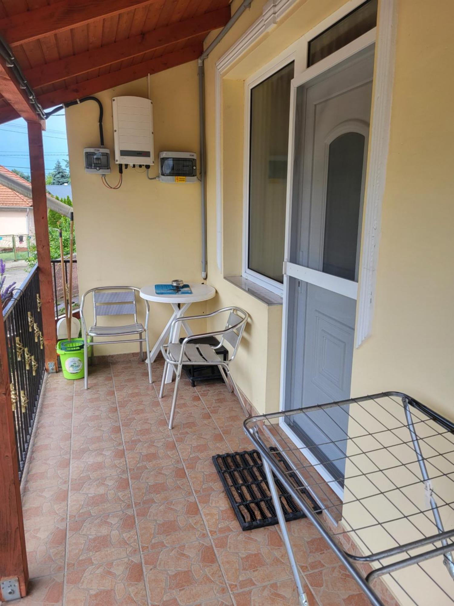Napsugar Vendeghaz Apartment Tiszaujvaros Phòng bức ảnh