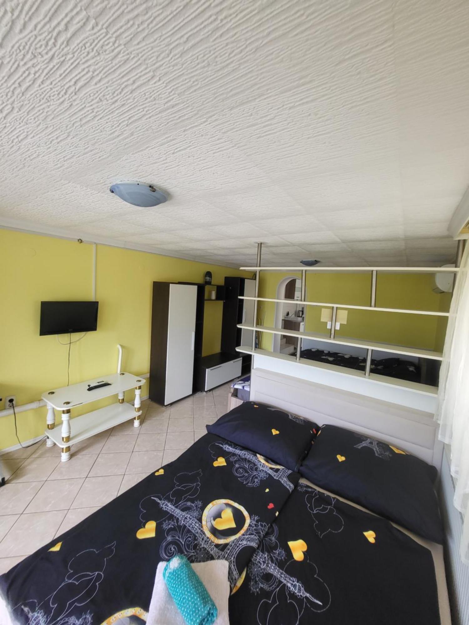 Napsugar Vendeghaz Apartment Tiszaujvaros Ngoại thất bức ảnh