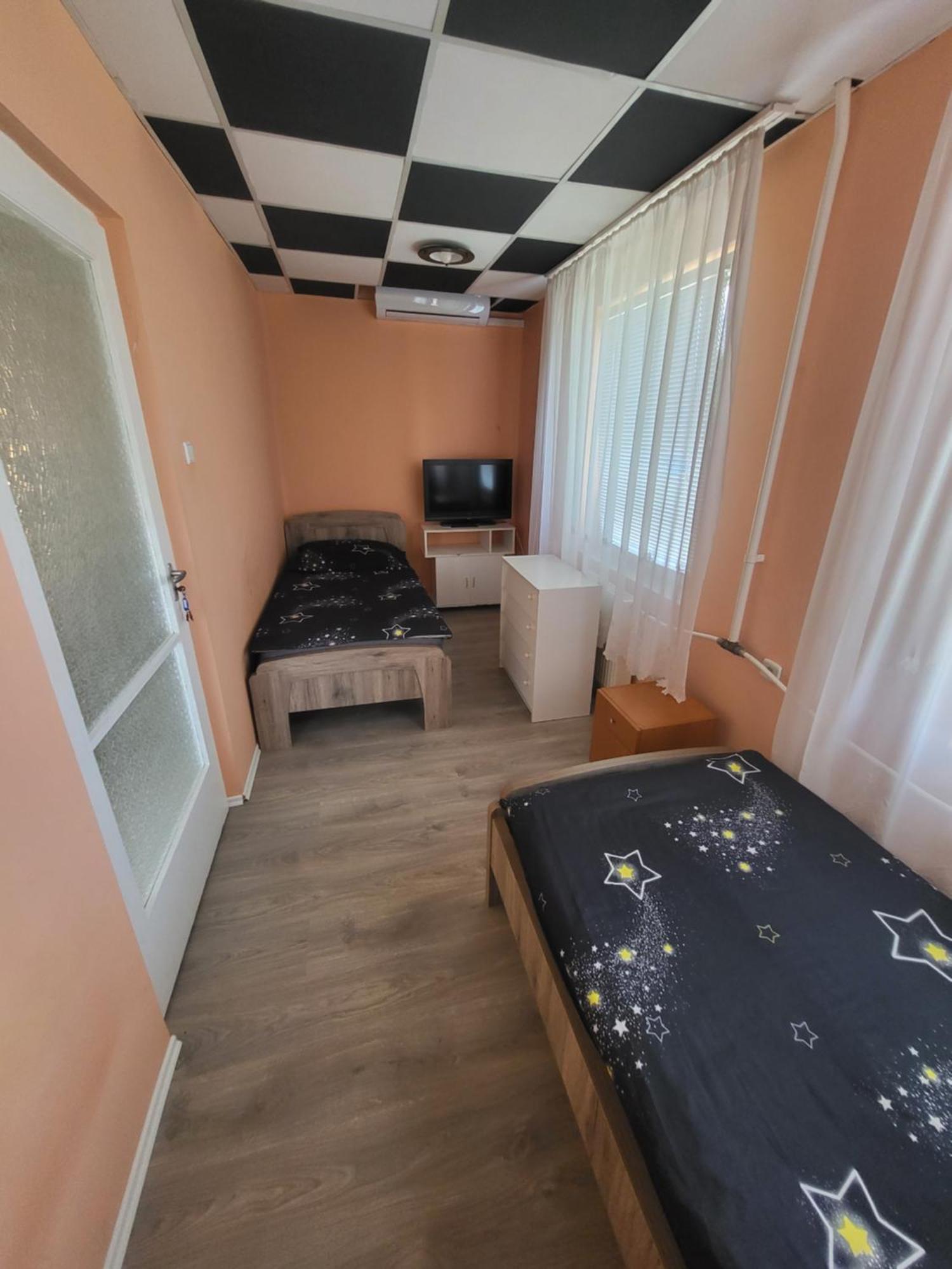 Napsugar Vendeghaz Apartment Tiszaujvaros Phòng bức ảnh